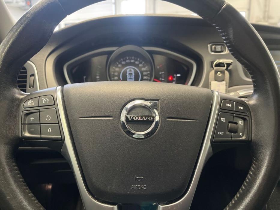 VOLVO V40 Cross Country 2017