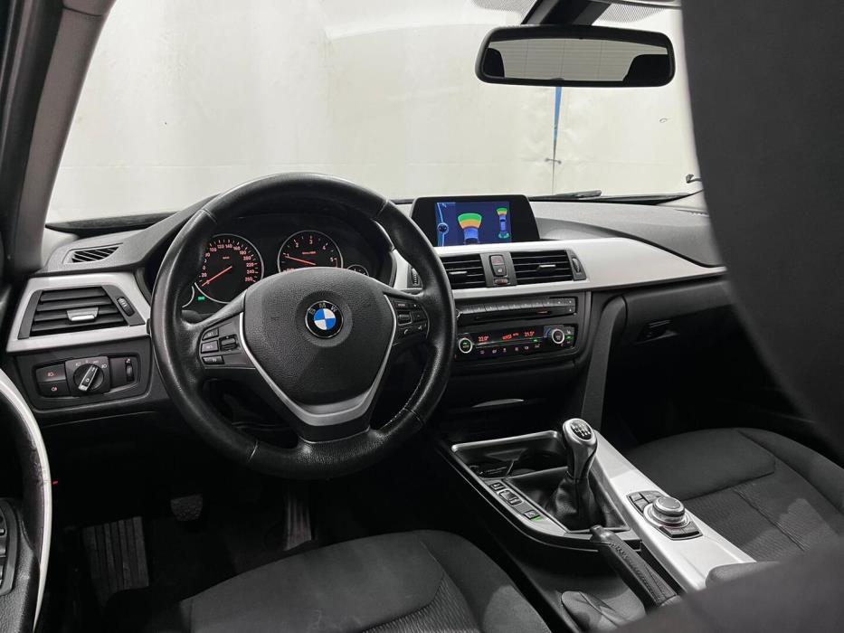 BMW 320 2012