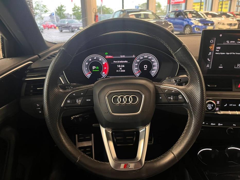 AUDI A4 2021