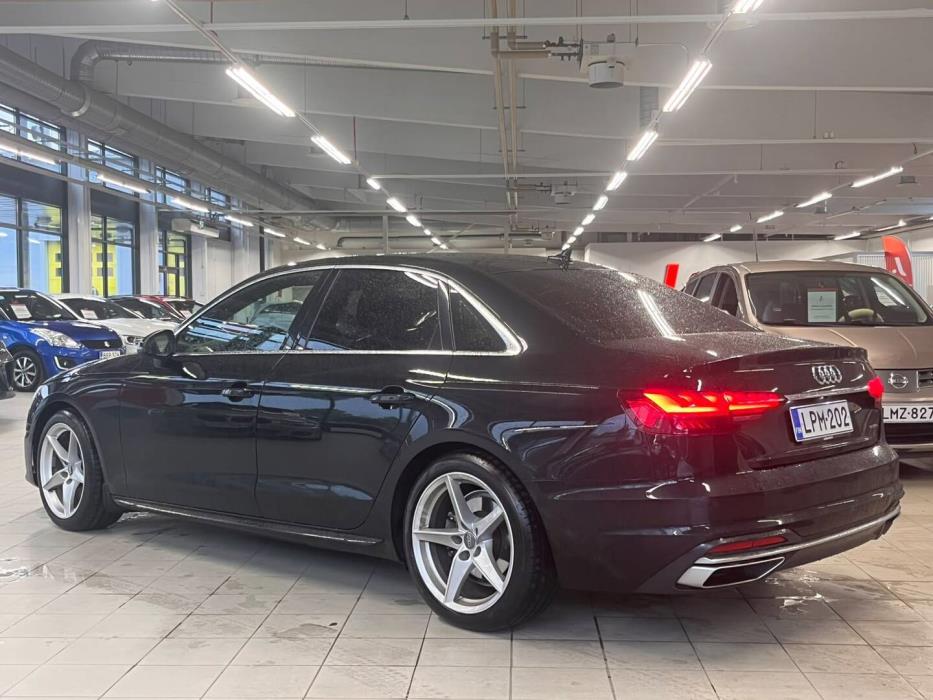 AUDI A4 2021