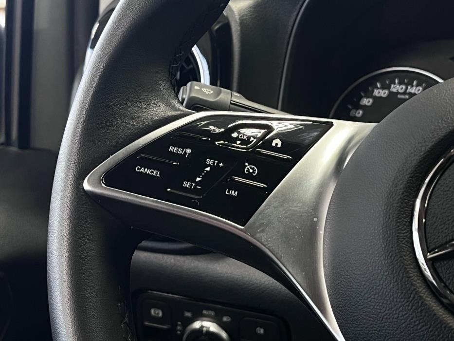 MERCEDES-BENZ Vito 2025