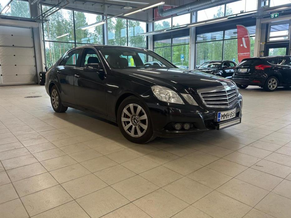 MERCEDES-BENZ E 2011