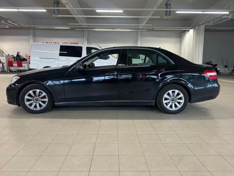 MERCEDES-BENZ E 2011
