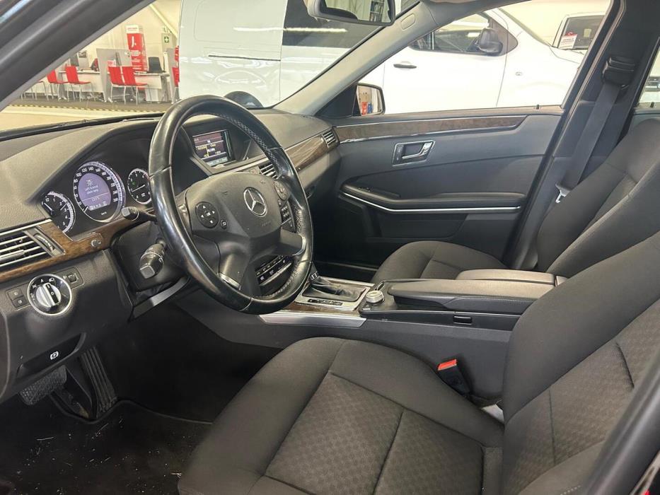 MERCEDES-BENZ E 2011