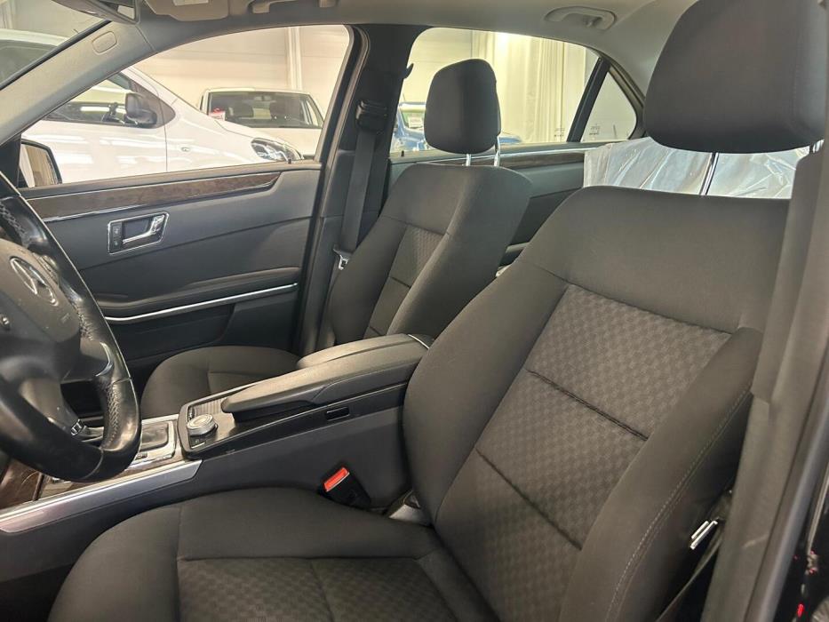 MERCEDES-BENZ E 2011