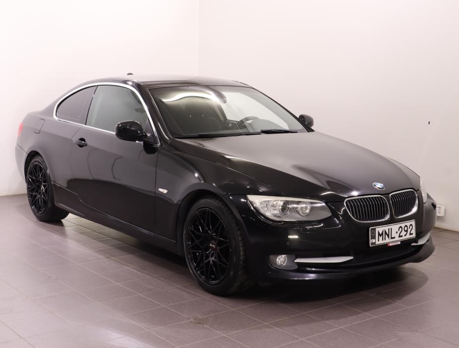 BMW 330 2010