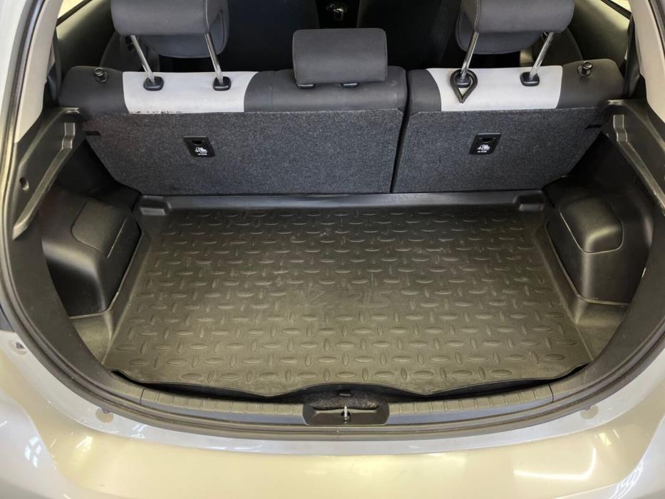 TOYOTA Yaris 2017