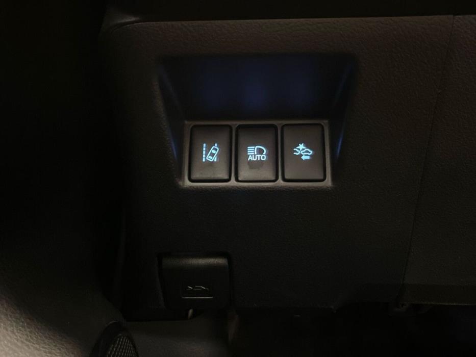 TOYOTA Yaris 2017