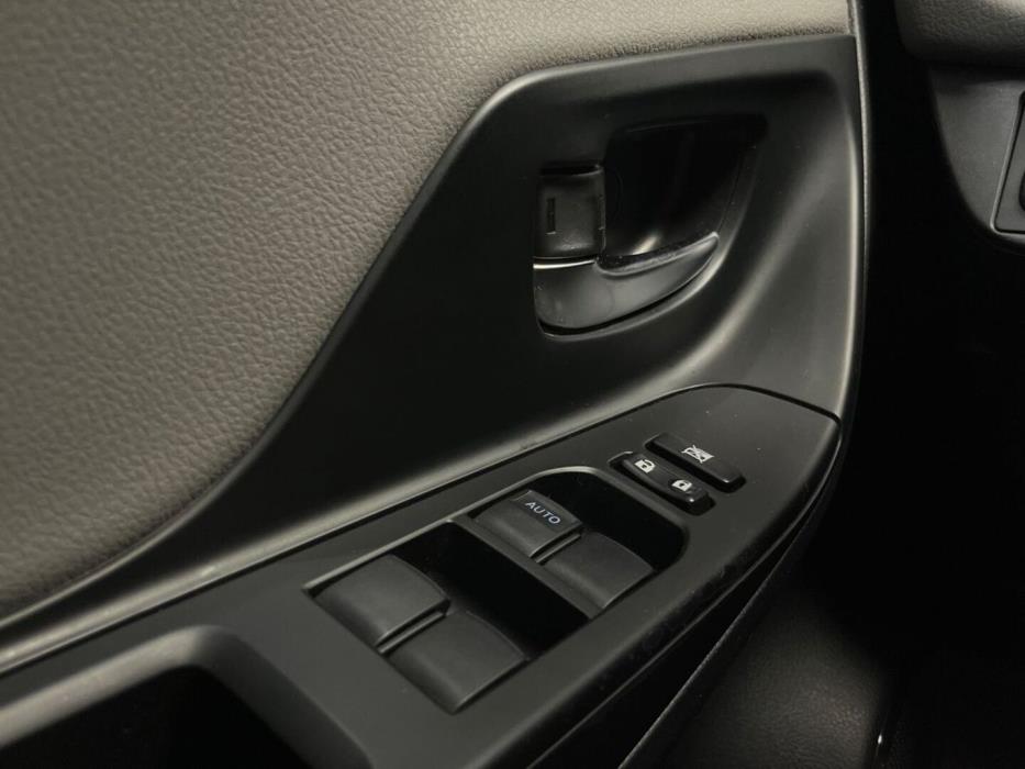 TOYOTA Yaris 2017