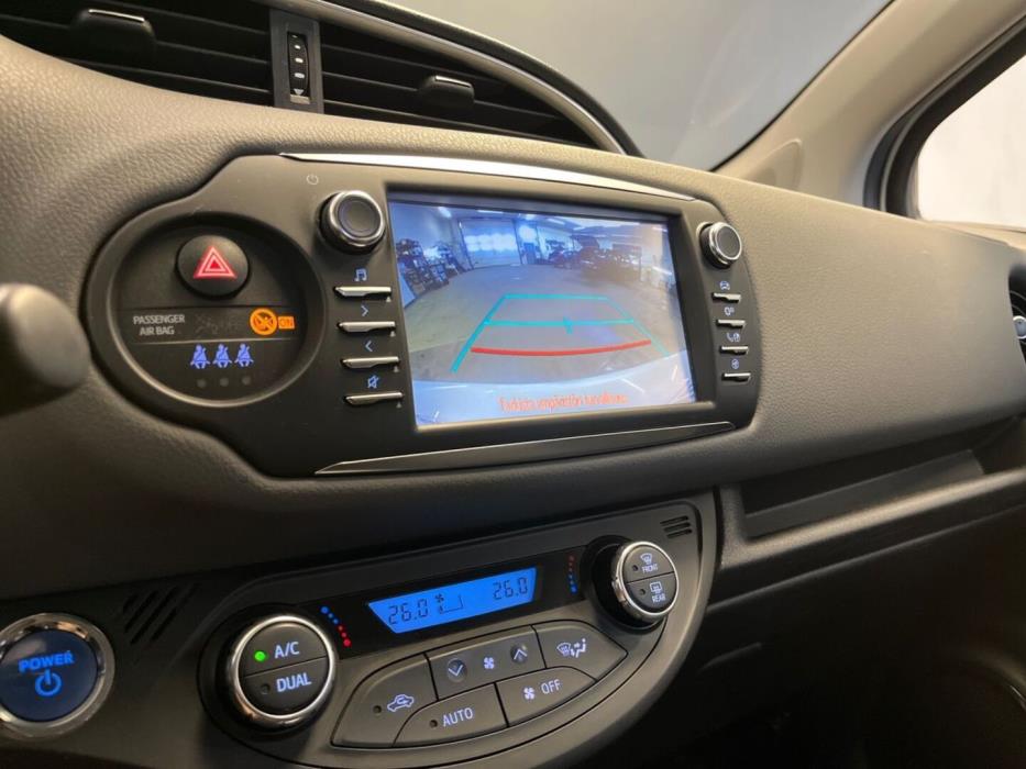 TOYOTA Yaris 2017