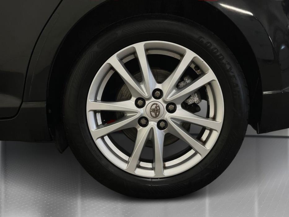 TOYOTA Avensis 2010