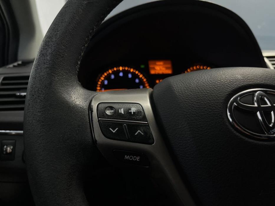 TOYOTA Avensis 2010