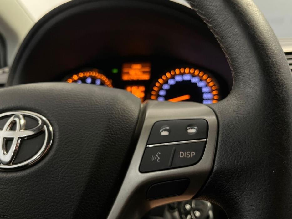 TOYOTA Avensis 2010
