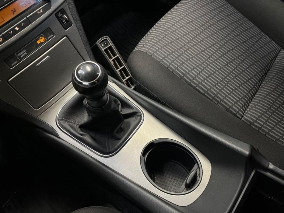 TOYOTA Avensis 2010