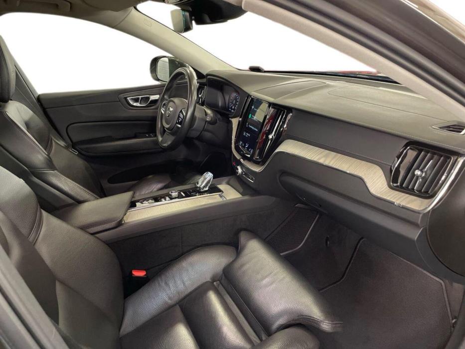 VOLVO XC60 2020