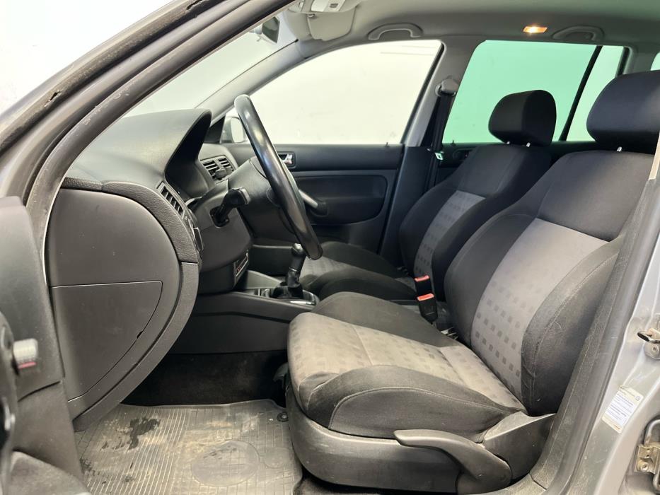 VOLKSWAGEN Golf Variant 2006