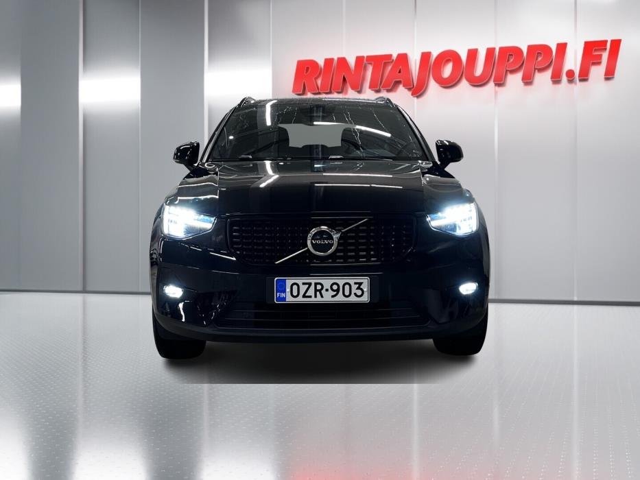 VOLVO XC40 2023