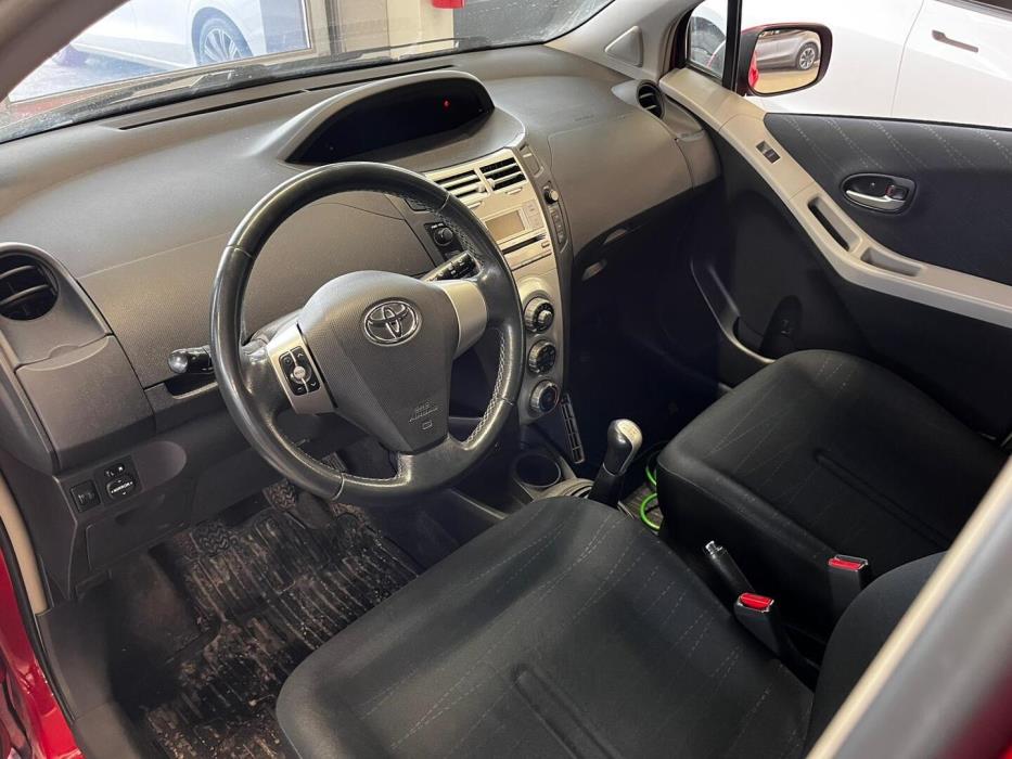 TOYOTA Yaris 2008