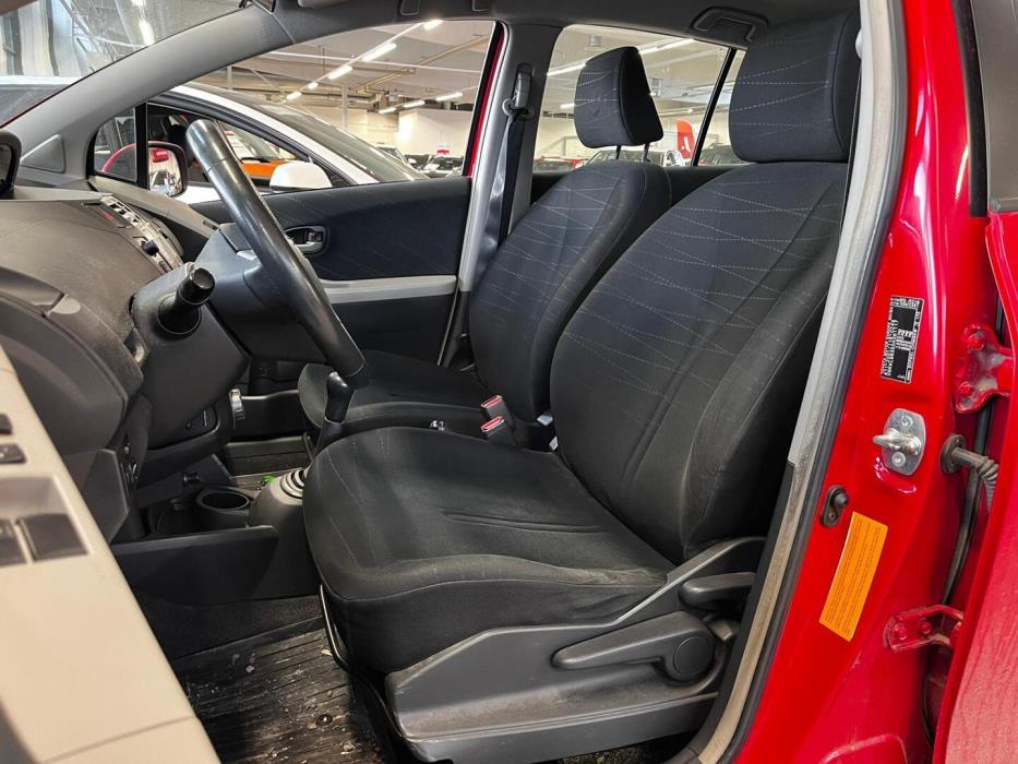 TOYOTA Yaris 2008