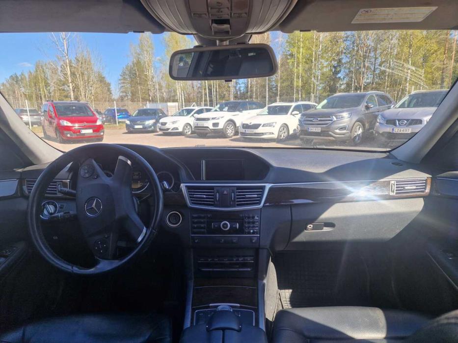 MERCEDES-BENZ E 2012