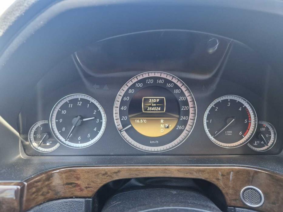 MERCEDES-BENZ E 2012