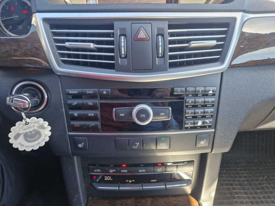 MERCEDES-BENZ E 2012