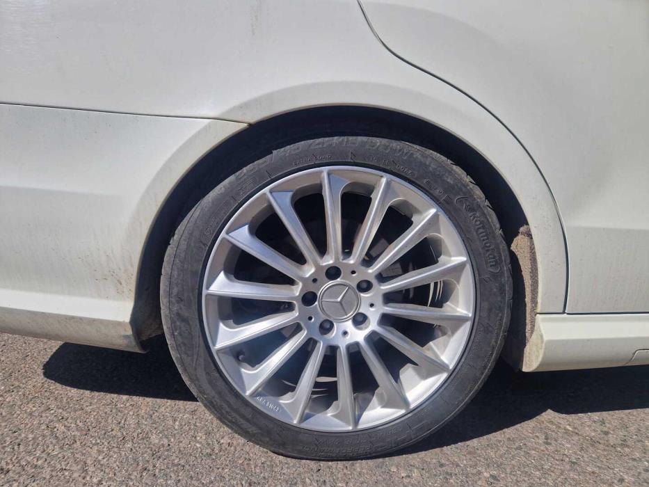 MERCEDES-BENZ E 2012
