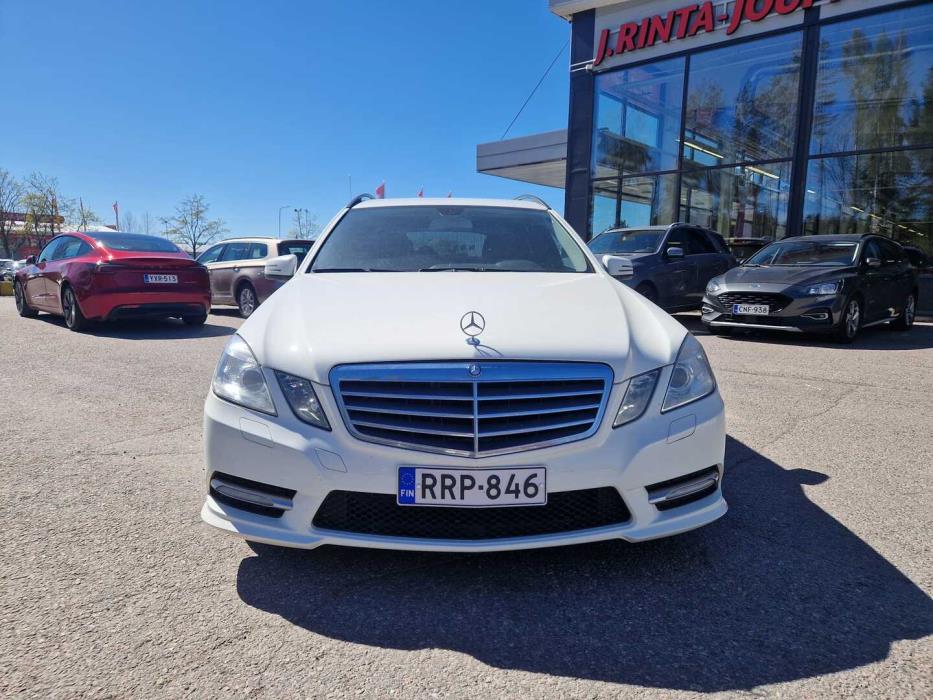 MERCEDES-BENZ E 2012