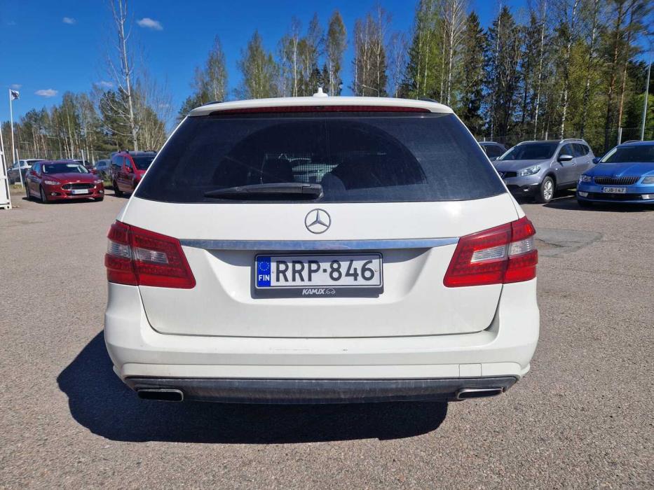 MERCEDES-BENZ E 2012