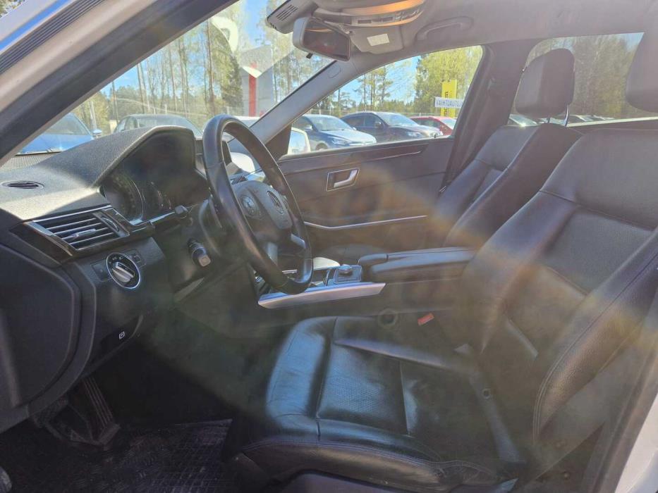 MERCEDES-BENZ E 2012