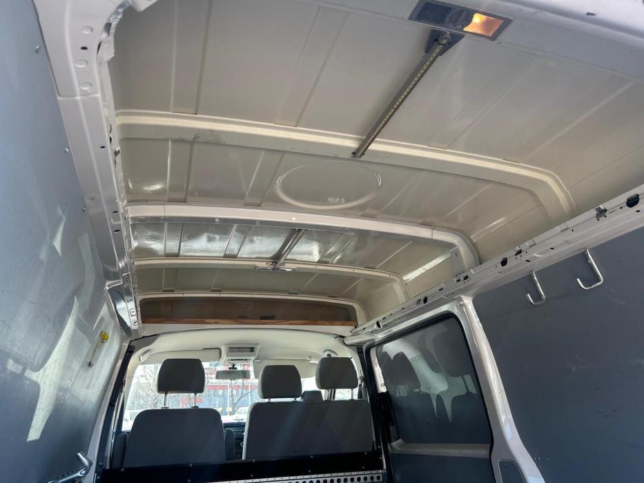 VOLKSWAGEN Transporter 2014