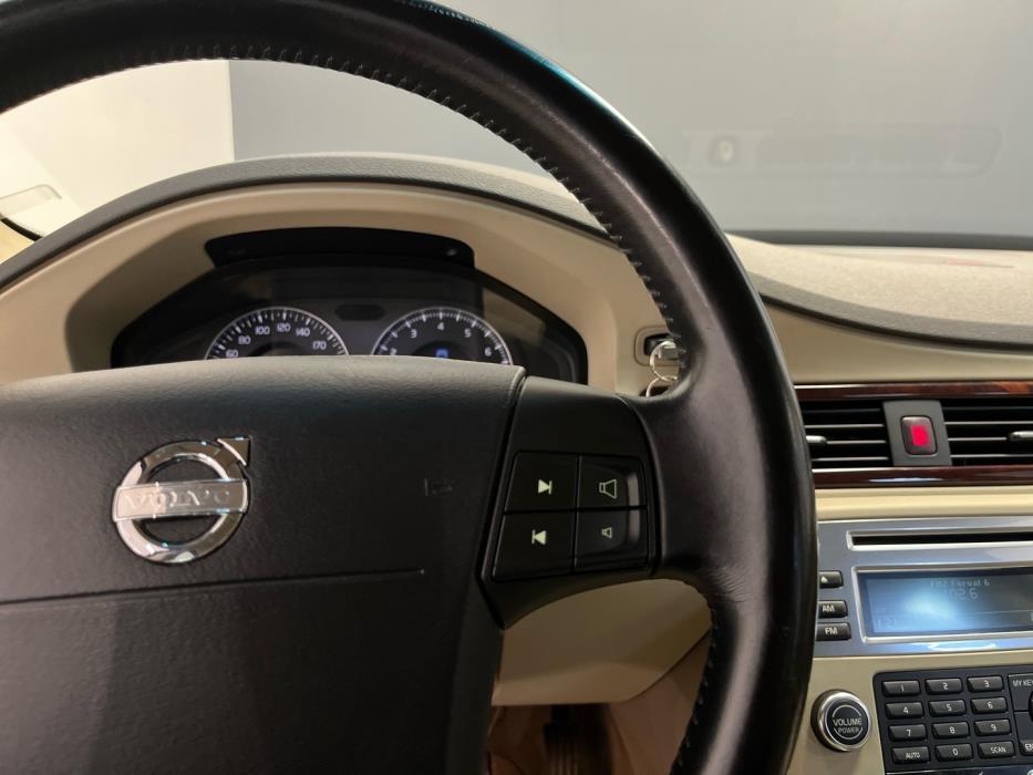 VOLVO V70 2008