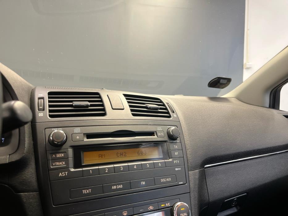 TOYOTA Avensis 2010