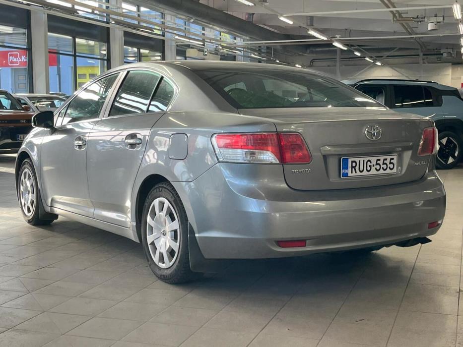 TOYOTA Avensis 2010