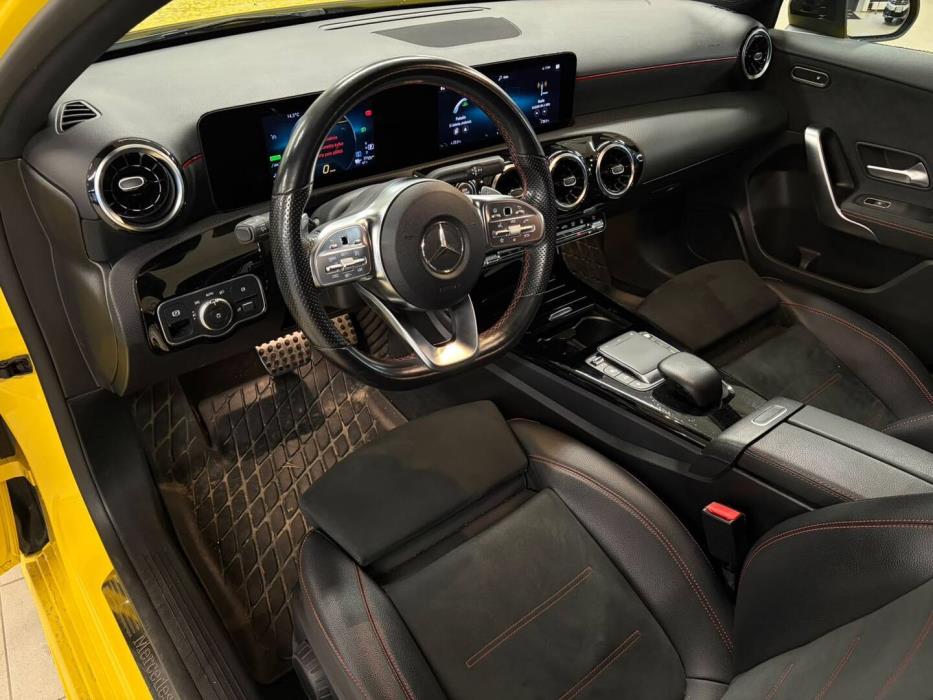 MERCEDES-BENZ A 2020