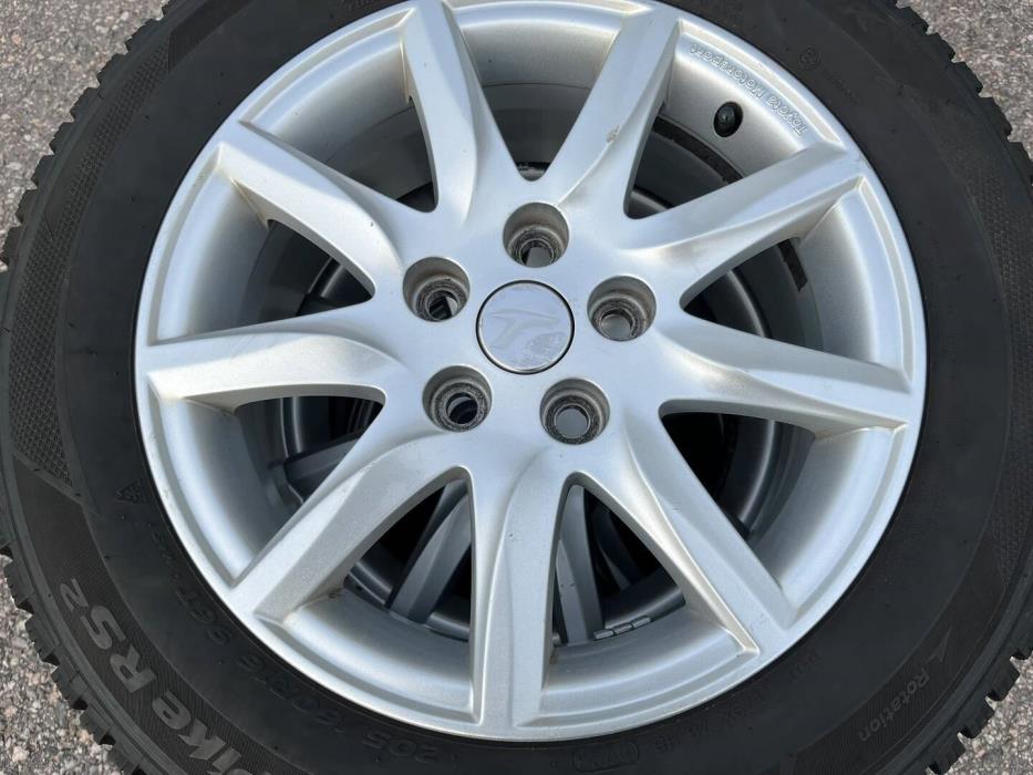 TOYOTA Avensis 2012