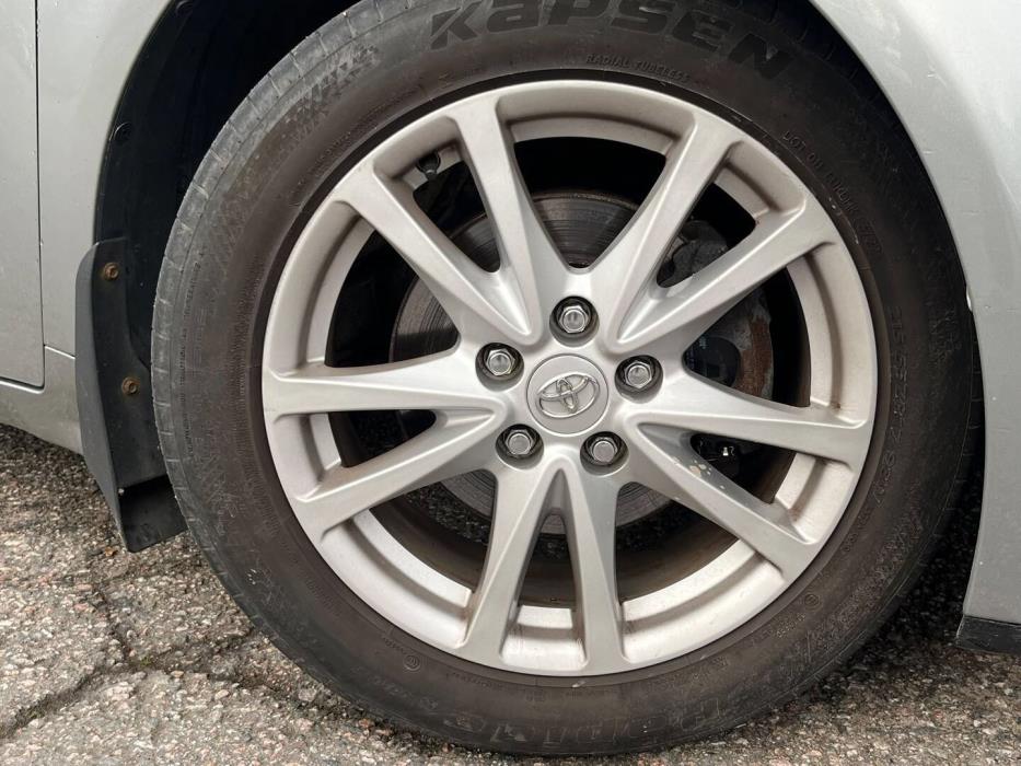 TOYOTA Avensis 2012
