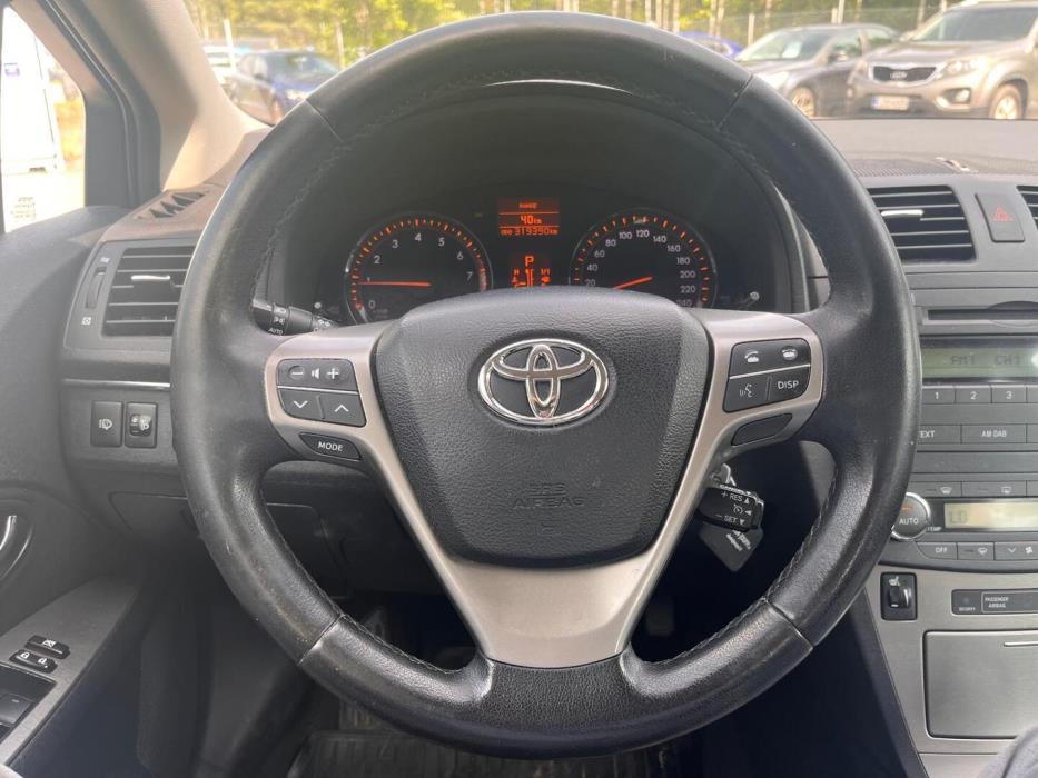 TOYOTA Avensis 2010
