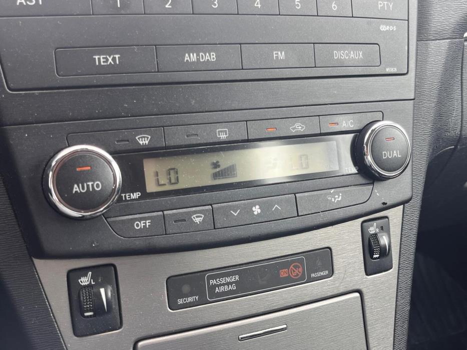 TOYOTA Avensis 2010