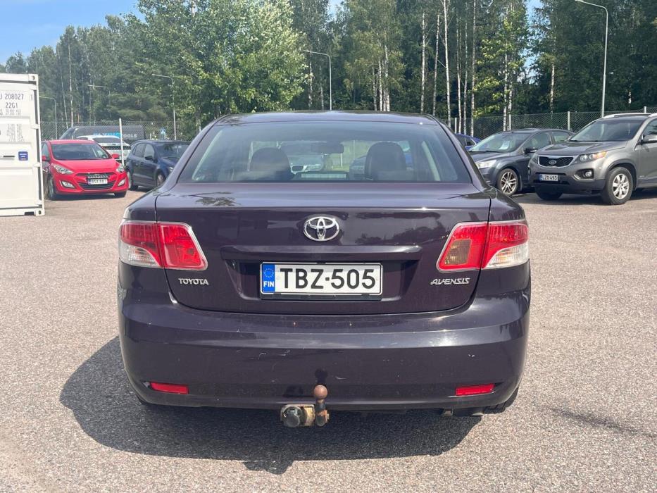 TOYOTA Avensis 2010