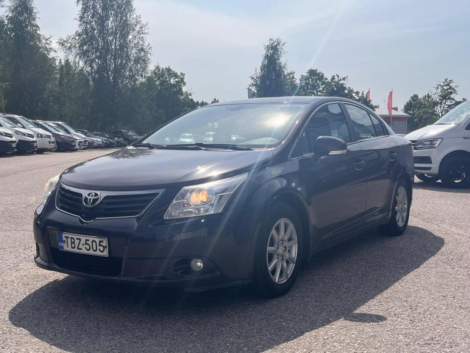 TOYOTA Avensis 2010