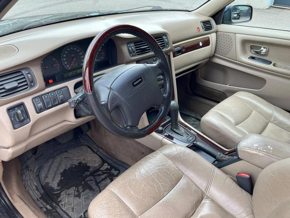 VOLVO S70 2000
