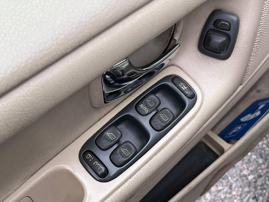 VOLVO S70 2000