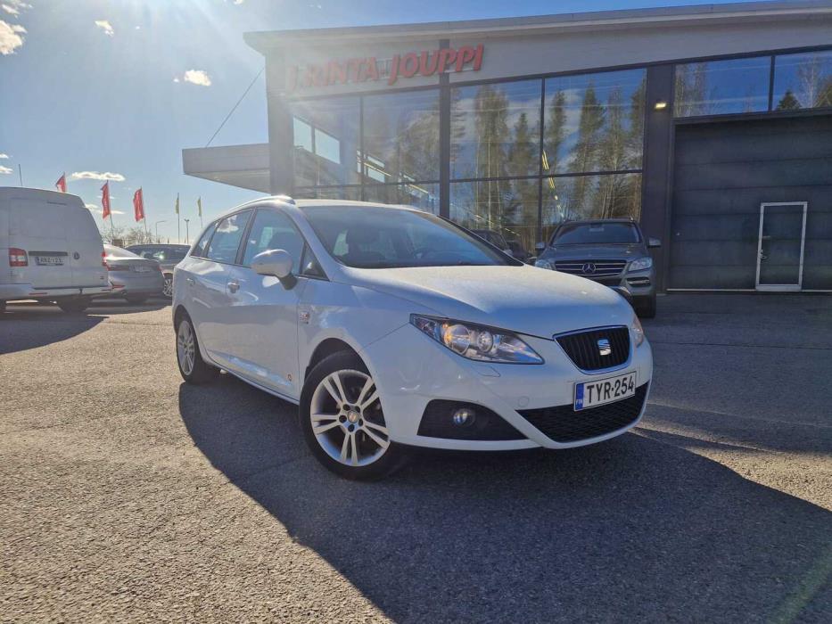 SEAT Ibiza ST 2012