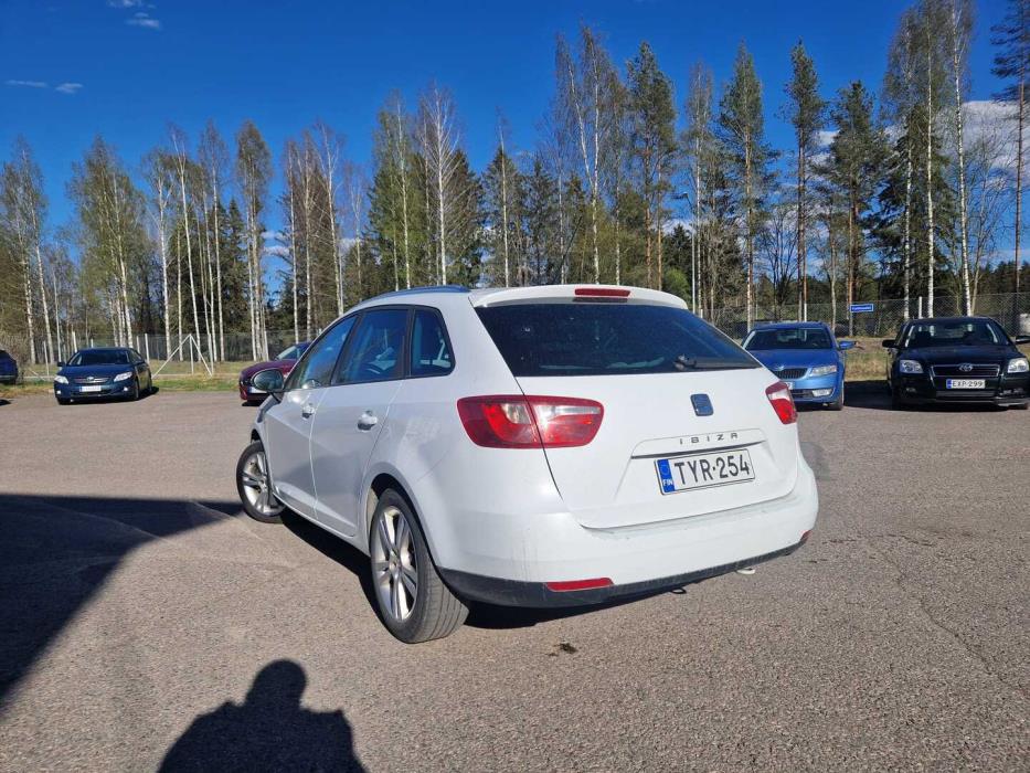 SEAT Ibiza ST 2012