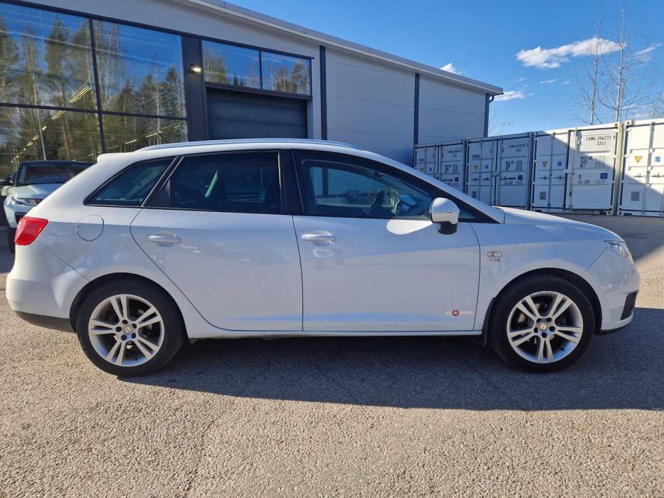 SEAT Ibiza ST 2012