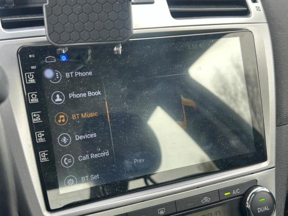 TOYOTA Avensis 2015