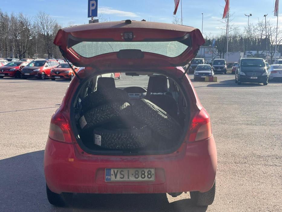 TOYOTA Yaris 2006