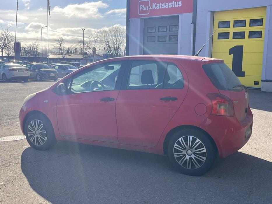 TOYOTA Yaris 2006