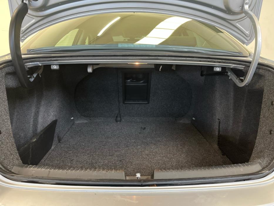 VOLKSWAGEN Jetta 2012